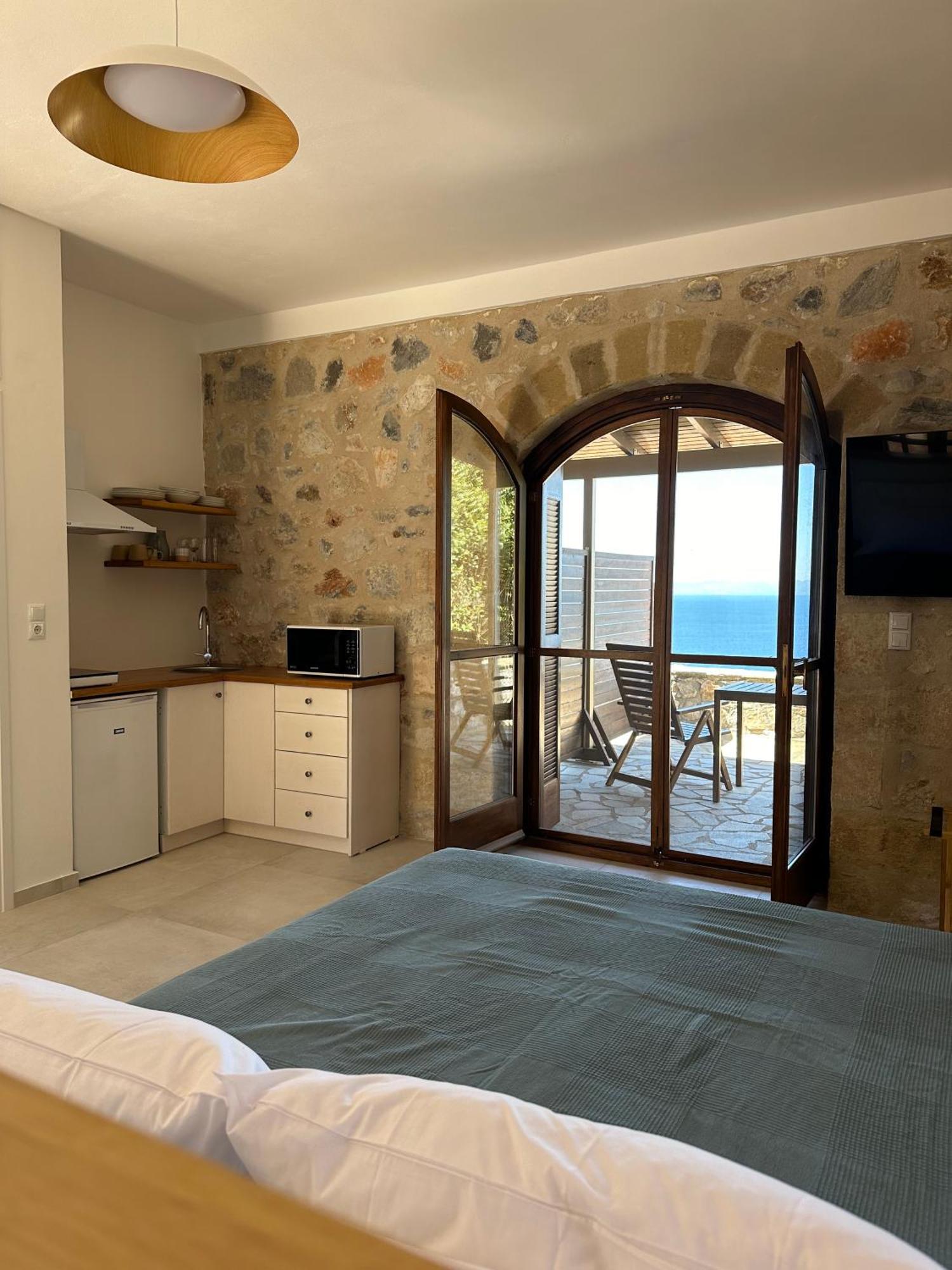Papanestoras Apartments Kardhamili Luaran gambar