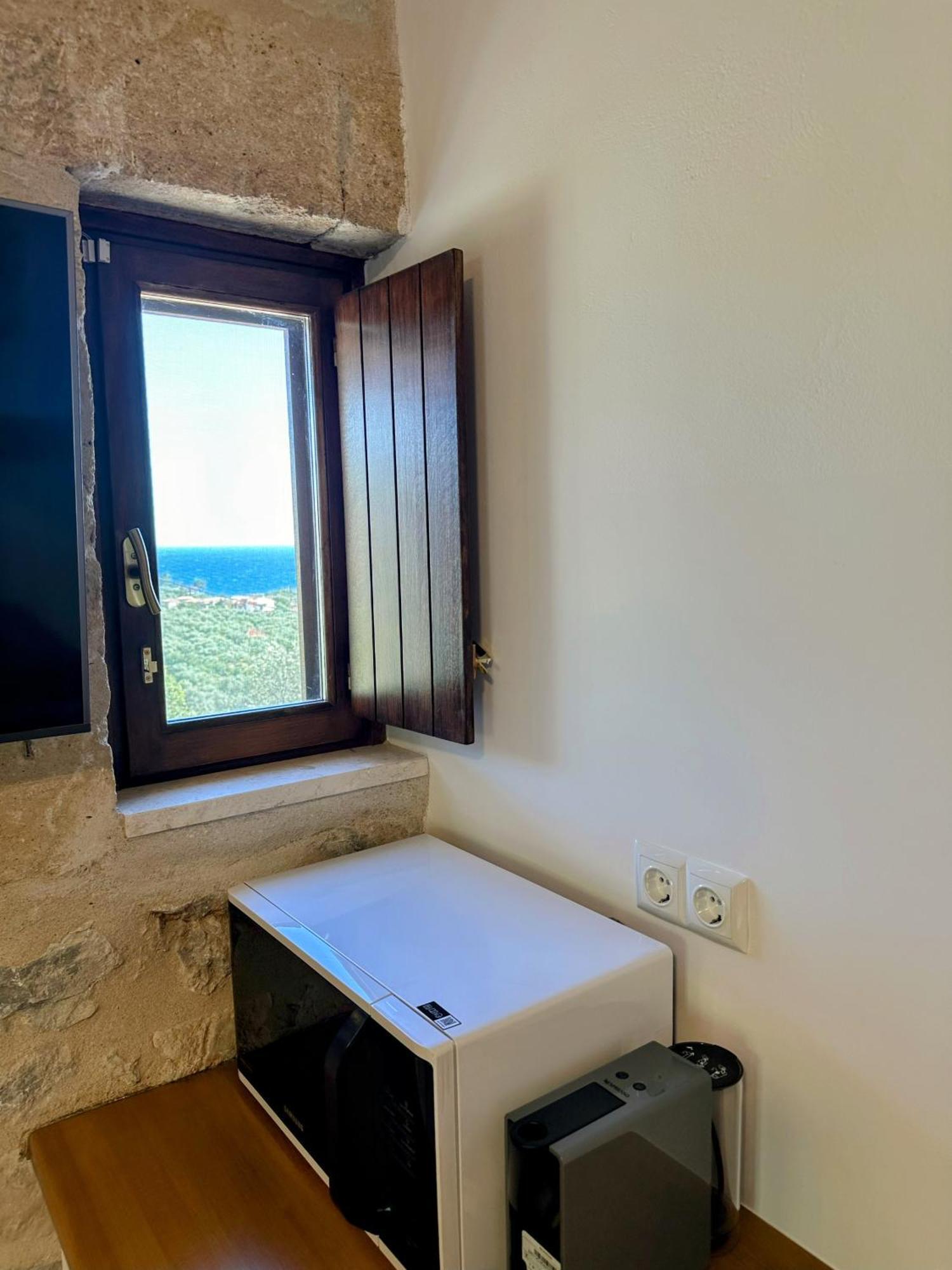 Papanestoras Apartments Kardhamili Luaran gambar