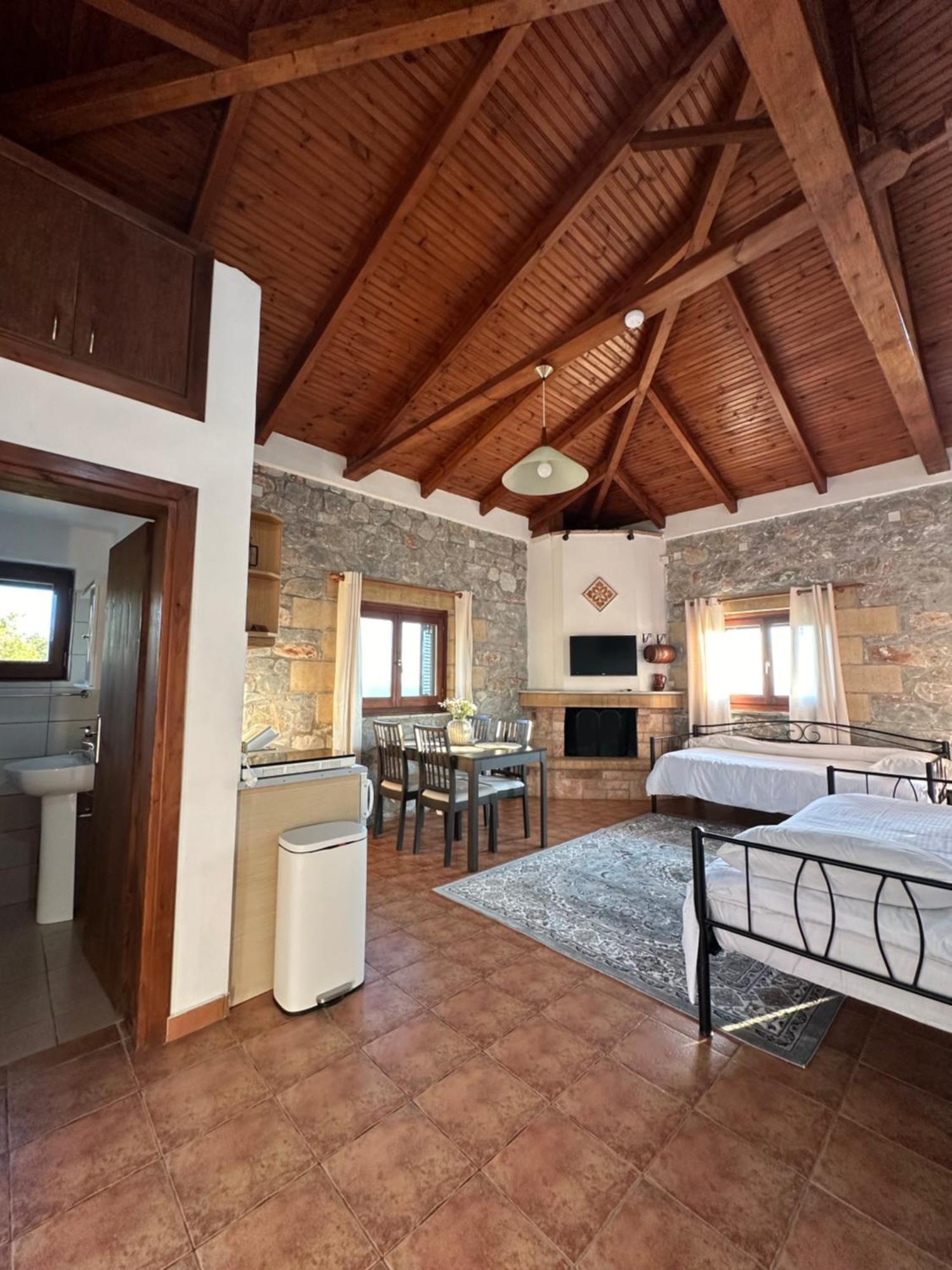Papanestoras Apartments Kardhamili Luaran gambar